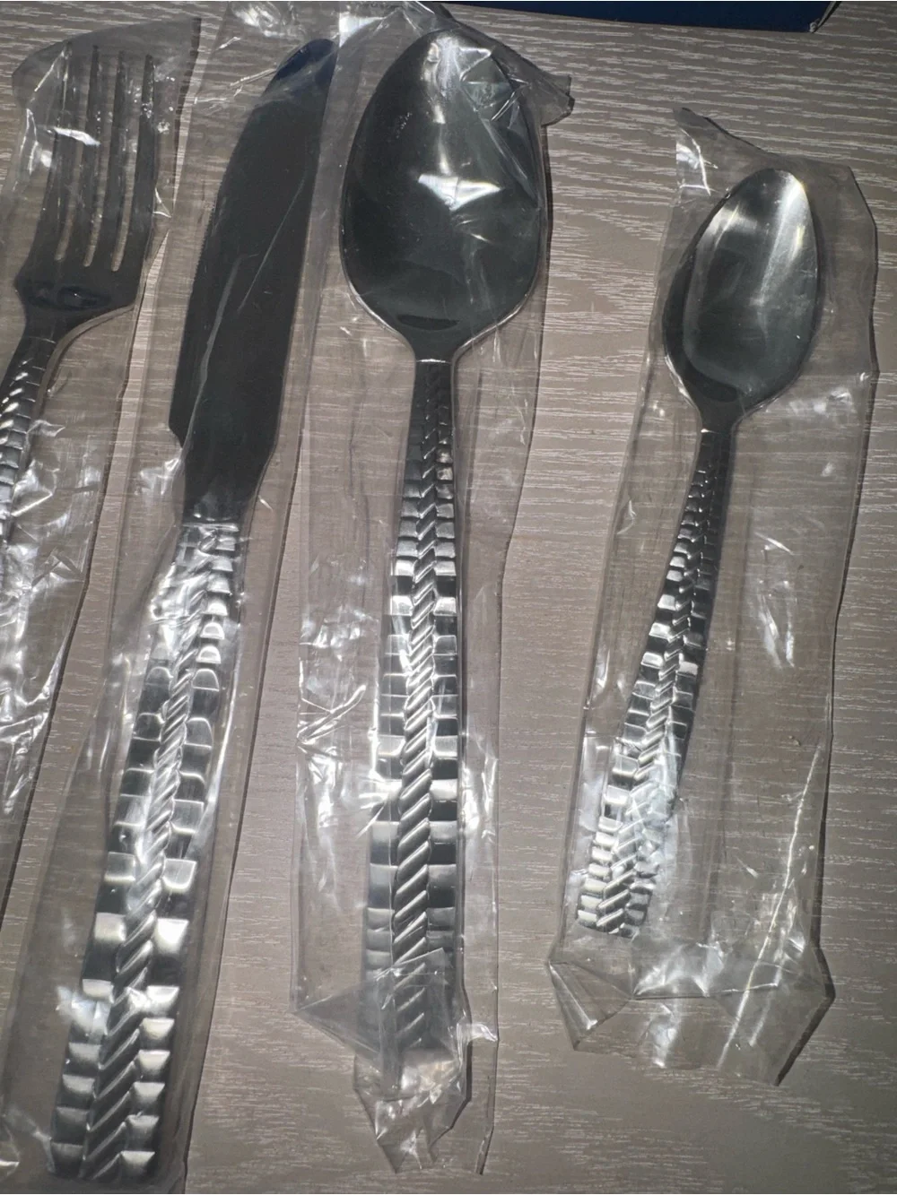 mikasa vibration stainless steel 18/8,  5-Pc. Place Setting